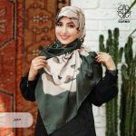 روسری ابریشم کجراه رزالیا - Image 8