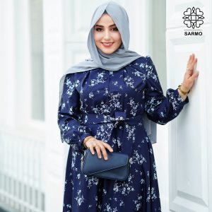 عبای زنانه سرمه‌ با طرح گل اختصاصی برند سارمو مناسب مجالس