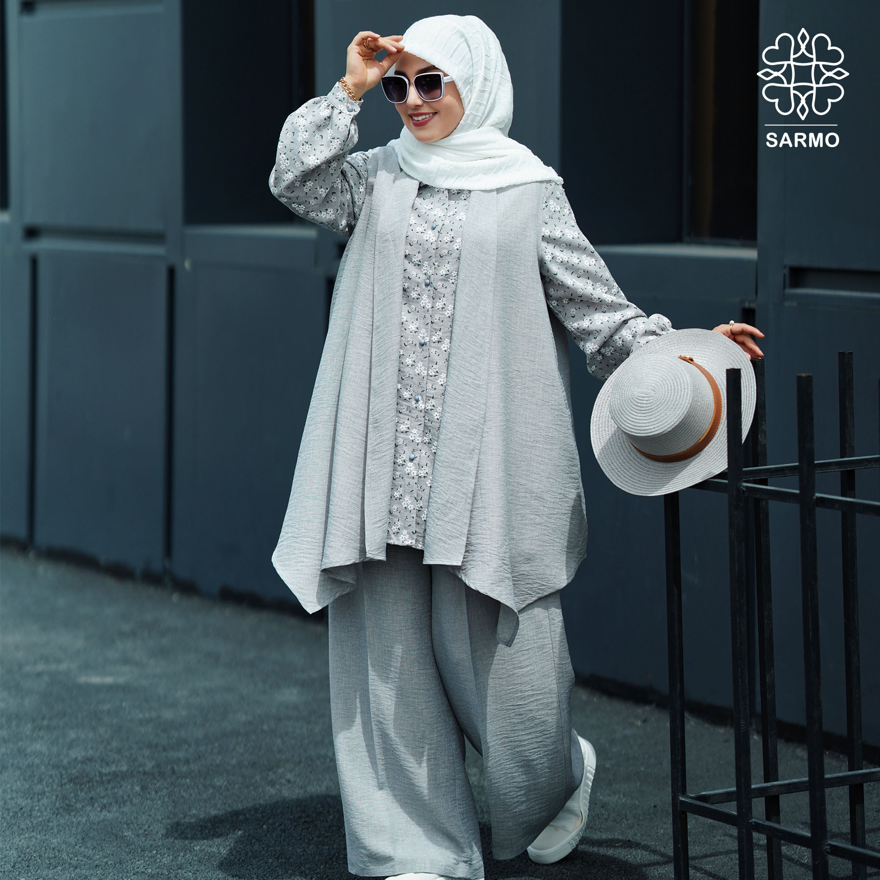 گل گچی طوسی و وست ست شومیز و شلوار و وست شکوفه - Image 1