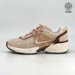 کفش کتونی زنانه V2K همراه کرم قهوه‌ای