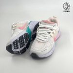 کفش کتونی زنانه نایک V2K سفید صورتی - Image 2