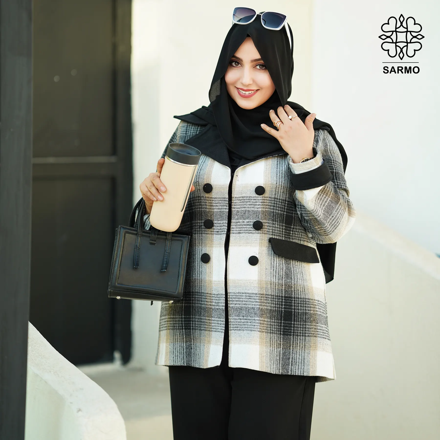 دینا طوسی-کاور کت طوسی دینا - Image 1