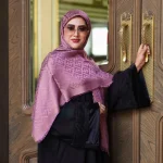 روسری ژاکارد لمه شاین شاینیکا طرح Fendi - Image 11