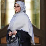 روسری ژاکارد لمه شاین شاینیکا طرح Fendi - Image 6