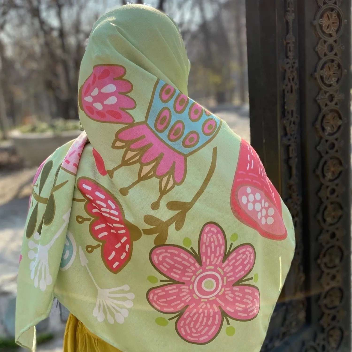 روسری-نخ-گارزا-شادی-سبز-627 روسری نخ گارزا شادی سبز - تصویر 1