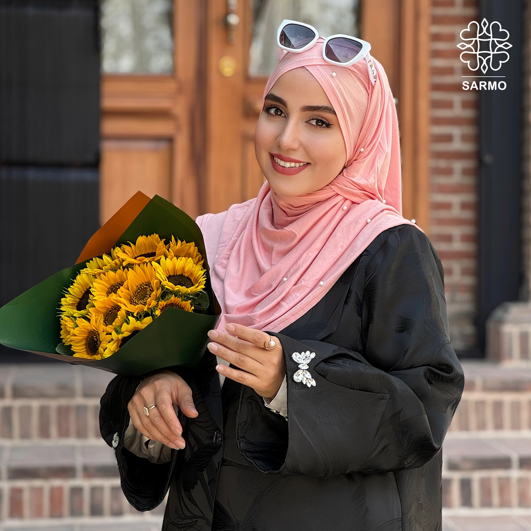 شال کشی با مروارید سفید-صورتی-کاور شال کویتی کشی با مروارید سفید - Image 1