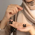 نیم ست گل چهار پر مشکی کد 509428073 - Image 4