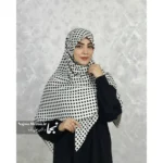 روسری کرپ حریر لبنانی طرح دار سفید مشکی مربعی - تصویر 6